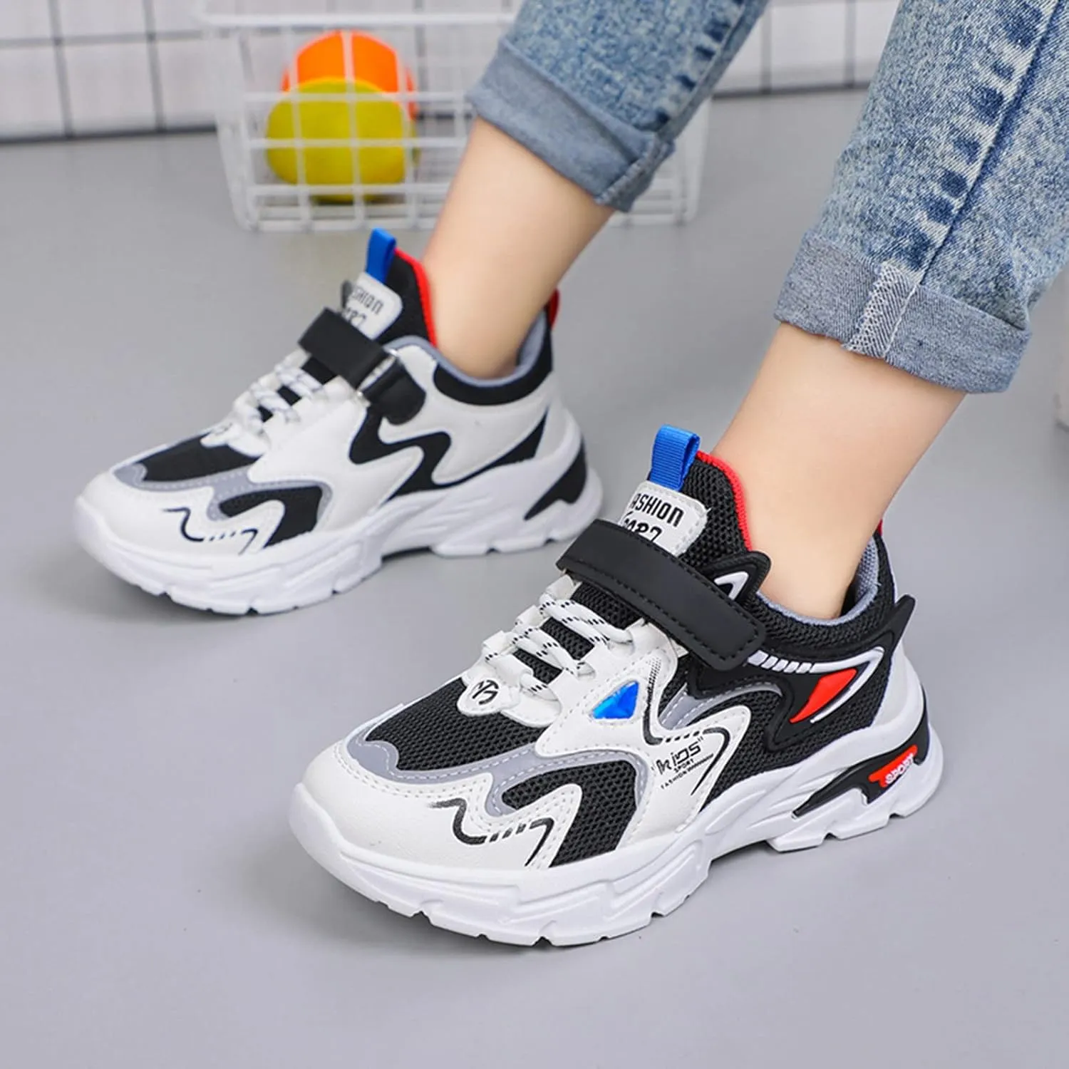 Boys Girls Sneakers, Kids Tennis Shoes for Walking/Running Lightweight Breathable Gym Shoes Light up Shoes for Big Kids